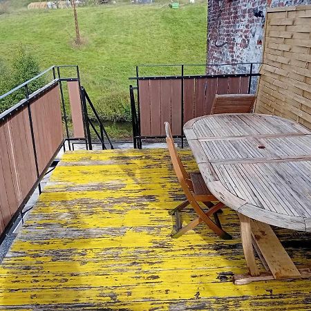 Grand Appartement Avec Terrasse Wignehies Esterno foto