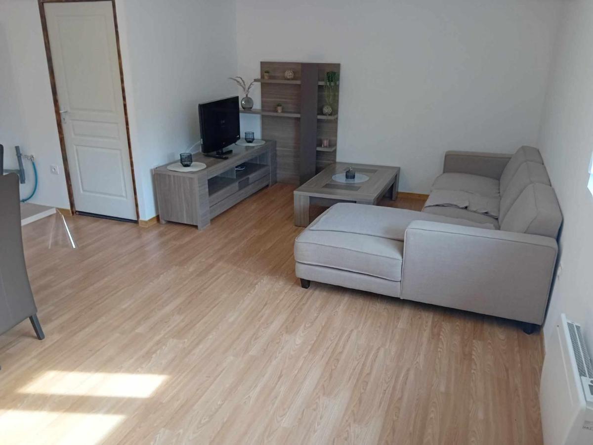 Grand Appartement Avec Terrasse Wignehies Esterno foto